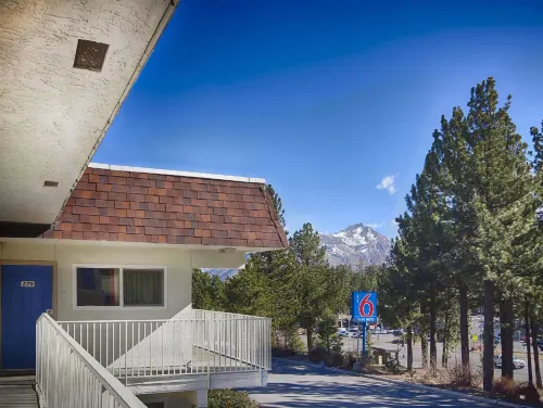 Motel 6 Mammoth Lakes, CA Espaces publics Photos