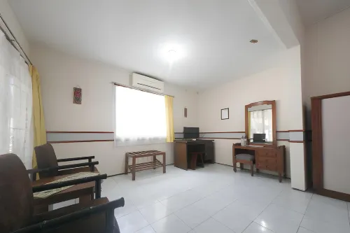 RedDoorz near Balai Kota Malang Kamar Photos