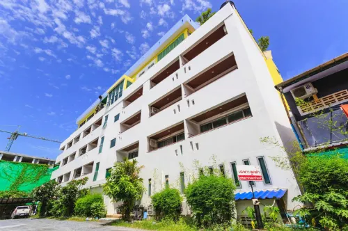 7Q Patong Beach Hotel Exterior Photos