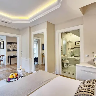 Trevi Palace Luxury Inn Zimmer Photos