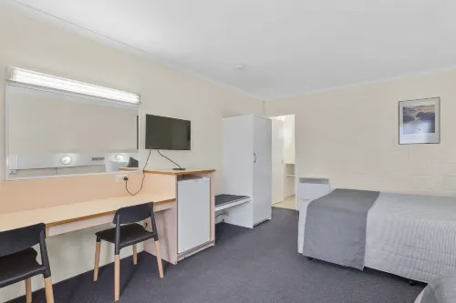 Martin Cash Motel Rooms Photos