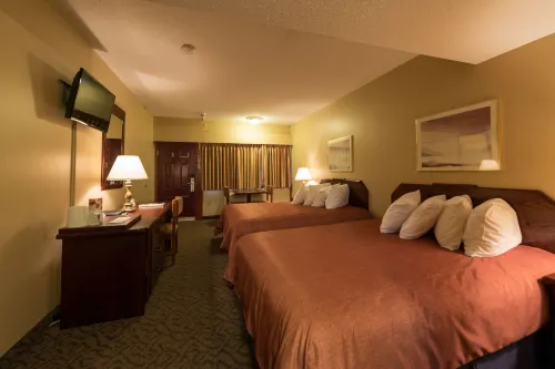 Assiniboine Gordon Inn on the Park Rooms Photos