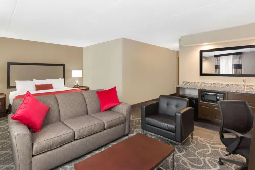Ramada by Wyndham des Moines Airport Kamar Photos