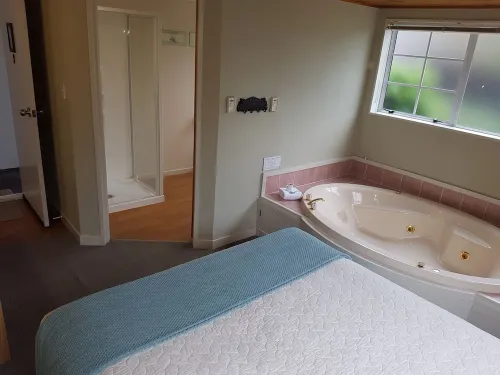Cottage Mews Motel Rooms Photos