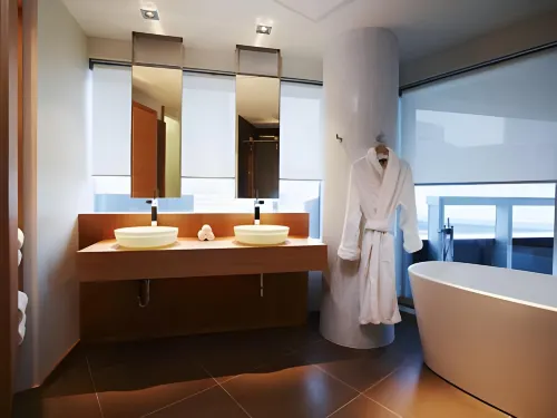 Le Germain Hotel Maple Leaf Square Photos