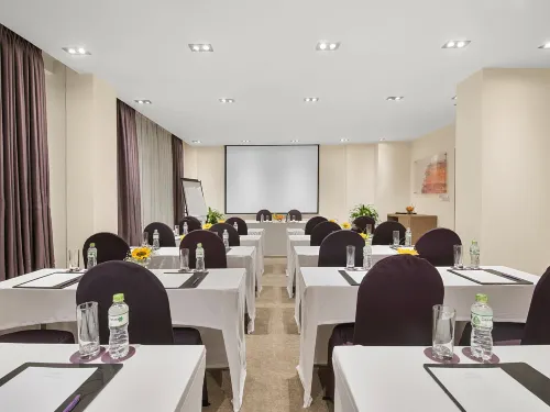 Mercure Hanoi la Gare Business Facilities Photos