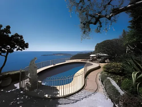Hôtel Château de La Chèvre d’Or À proximité de l'hôtel Photos