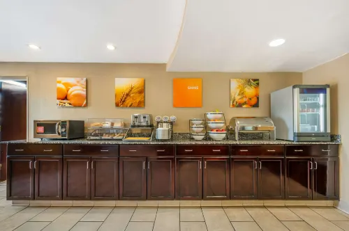 Comfort Inn & Suites East Hartford - Hartford Restauration Photos