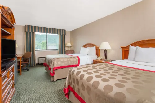 Ramada by Wyndham Saco/Old Orchard Beach Area Photos