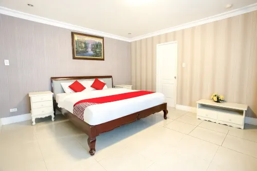 Hotel Euroasia By Bluebookers Photos