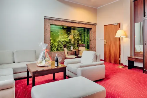 Grand Royal Hotel Kamar Photos