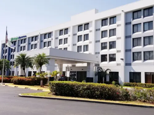 Holiday Inn Express & Suites Miami - Hialeah Exterior Photos