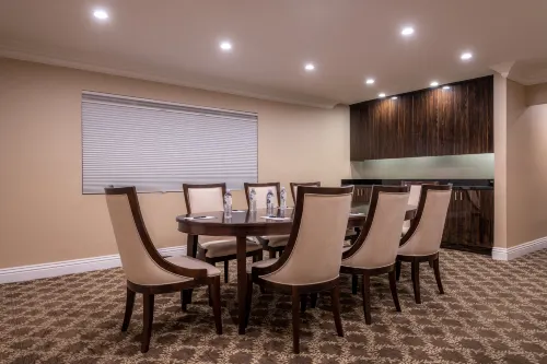 Beverly Hills Plaza Hotel & Spa Dining Photos