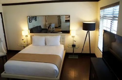 Lincoln Arms Suites Photos