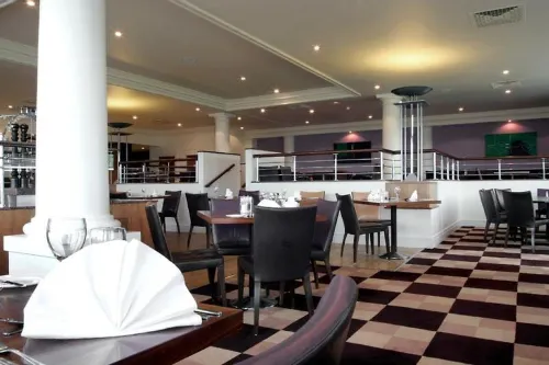 Holiday Inn Leeds - Brighouse Restauration Photos
