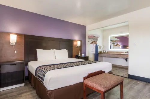 Rodeway Inn Near Downtown Monterey Photos