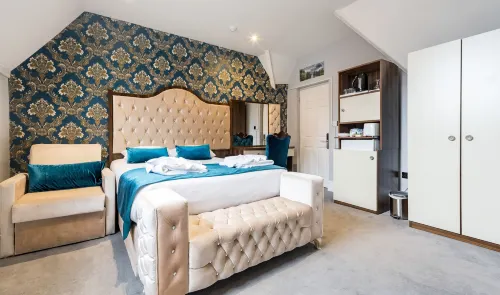 Vilenza Hotel Featured Photos