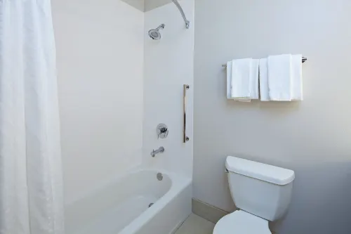 Holiday Inn Express & Suites Rancho Mirage - Palm Spgs Area Rooms Photos