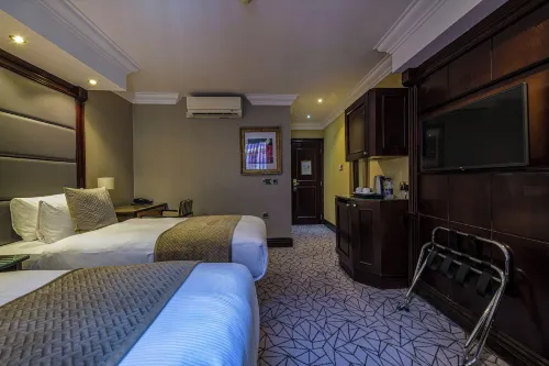 Hyde Park International Rooms Photos