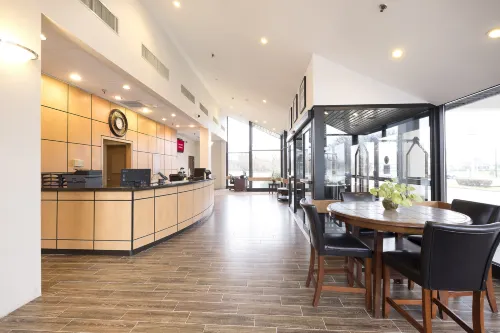 Red Roof Inn & Suites Mt Holly - McGuire AFB Featured Photos
