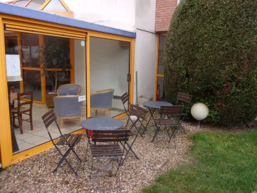 Kyriad Chantilly Extérieur Photos