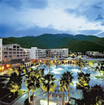 Renaissance Palm Springs Hotel Exterior Photos