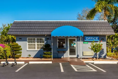 SureStay Hotel by Best Western Sarasota Lido Beach Exterior Photos
