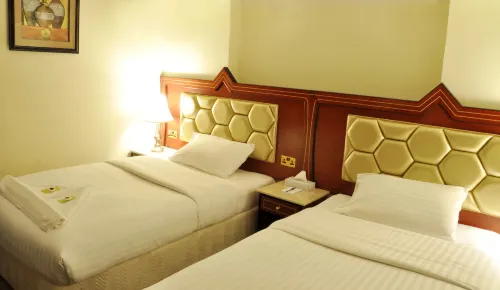 Saffron Hotel Rooms Photos