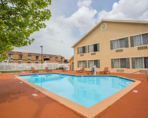 Quality Inn & Suites Airport West Leisure & Recreation Photos