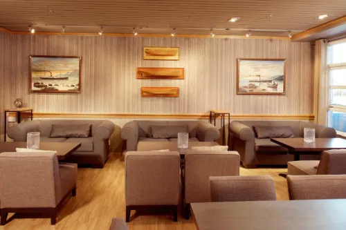 Home Hotel with Restauration Photos