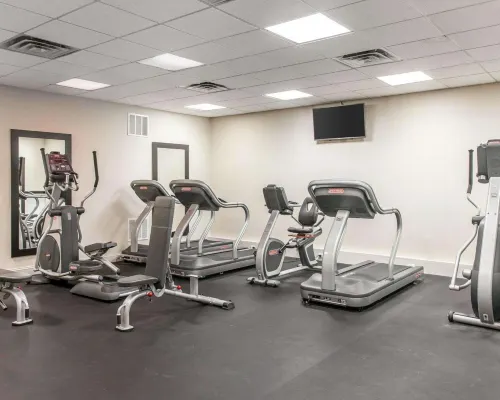 Clarion Hotel & Suites BWI Airport North Semester och rekreation Photos