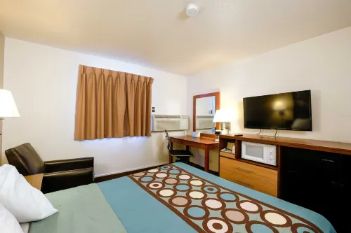 Super 8 by Wyndham Las Cruces/White Sands Area Rooms Photos