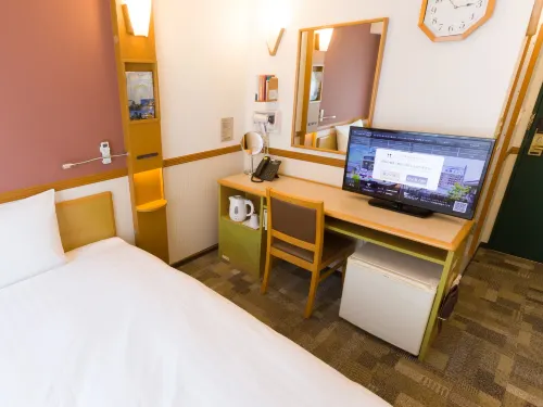 Toyoko Inn Osaka Umeda Higashi Rooms Photos