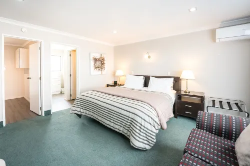 Strathern Motor Lodge Huoneet Photos