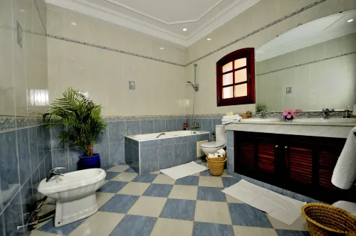 Lhostel Photos
