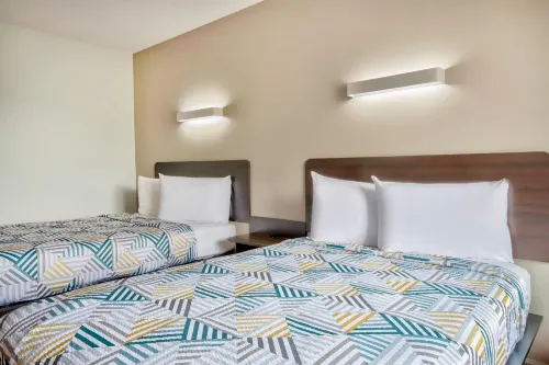 Motel 6 Pleasanton, CA Rooms Photos