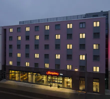 Hampton by Hilton Nuremberg City Centre Exterior Photos