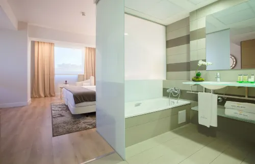 Hotel Tres Reyes Pamplona Photos