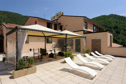 Guesia Village Hotel e Spa Esterni Photos