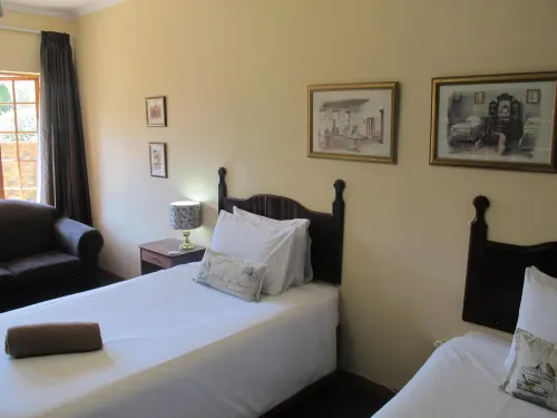 Aero Guest Lodge Kempton Park Photos