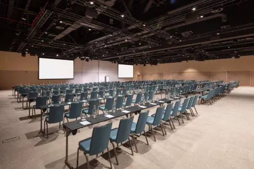 Radisson Blu Royal Hotel, Dublin Business Facilities Photos