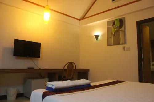 Golden Bay Cottage Photos