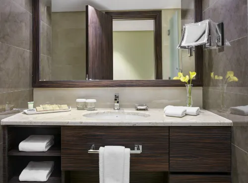 Crowne Plaza Kuwait Al Thuraya City Chambres Photos