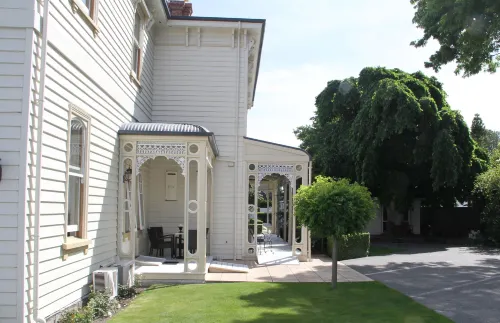 Merivale Manor Exterior Photos