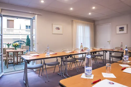 Hôtel les Nations the Originals Boutique Vichy Business Facilities Photos
