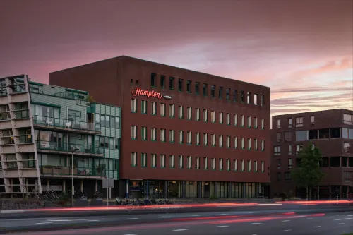 Hampton by Hilton Amsterdam Centre East Exterior Photos