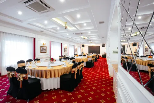 White Palace Thai Binh Hotel Ristorazione Photos