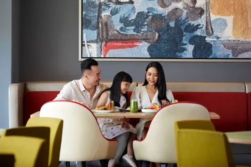 Four Points by Sheraton Surabaya, Tunjungan Plaza Makanan Photos