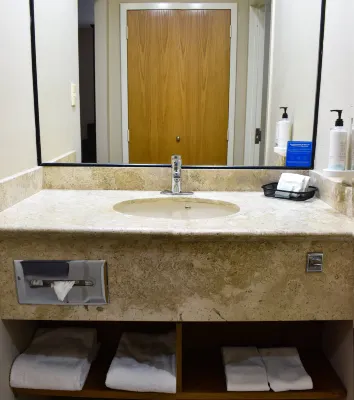 Hampton Inn by Hilton Tampico – Zona Dorada Rooms Photos