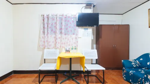 RedDoorz Near East Avenue Medical Center Chambres Photos